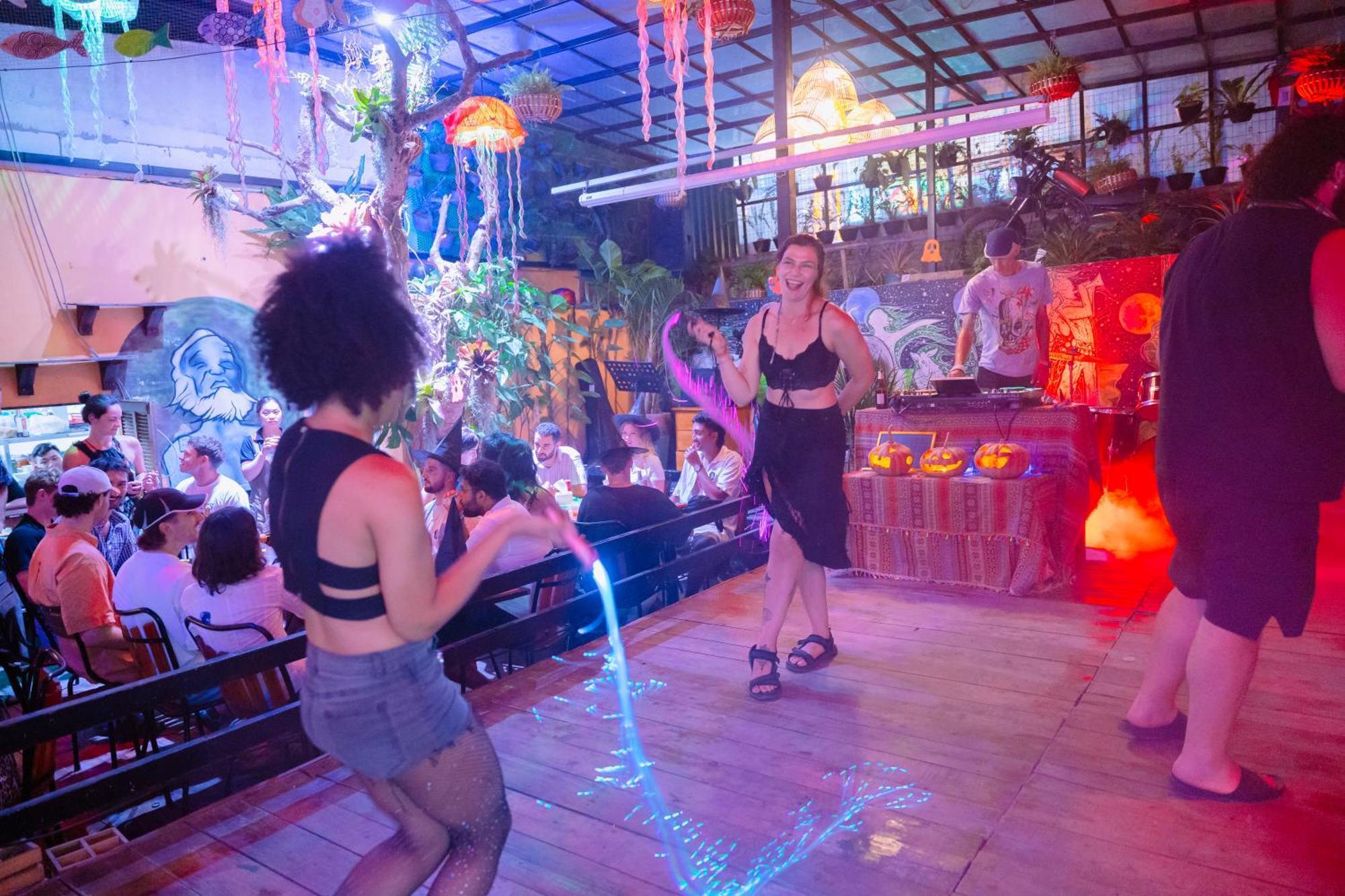 Hostel Secret Garden Cat Ba Dong Khe Sau Zewnętrze zdjęcie